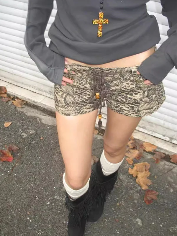 Washed Leopard Print Straps Denim Shorts - Image 4