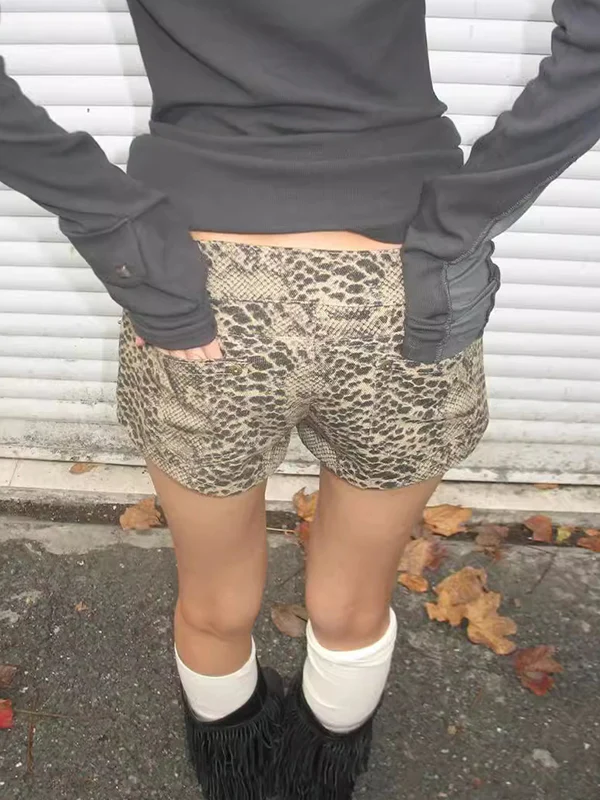 Washed Leopard Print Straps Denim Shorts - Image 5