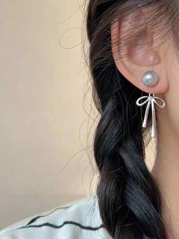 Long Pearl Bow Earring - Image 4